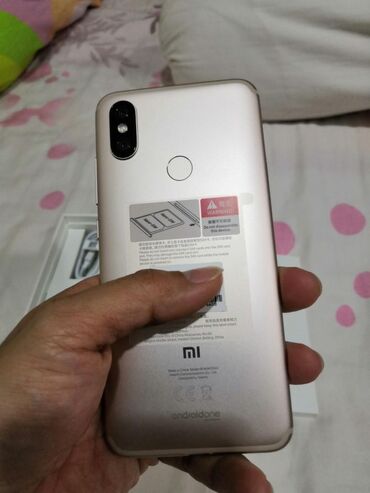 Xiaomi: Xiaomi Mi A2, 64 GB, rəng - Gümüşü, 
 Sensor, Barmaq izi, İki sim kartlı