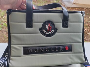 moncler kapa: Torba za rame, Moncler, Materijal: Veštačka koža