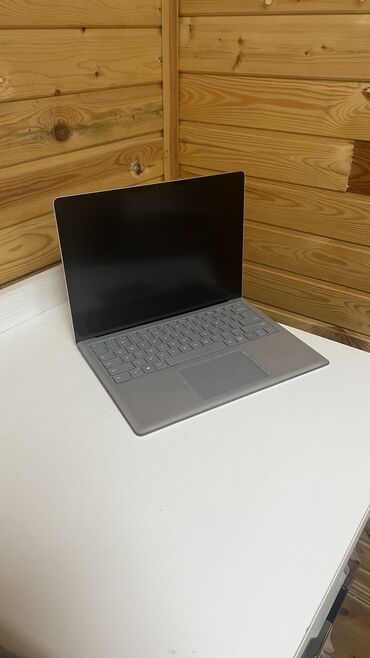 Ноутбуки: Ноутбук, Microsoft Surface, 8 ГБ ОЗУ, Intel Core i5, 13.3 ", Для несложных задач, память SSD