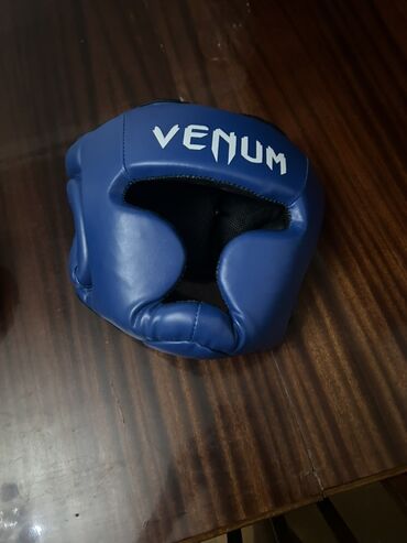 Спортивные настилы и коврики: Venum markasının mavi kaskası az istifade olunub