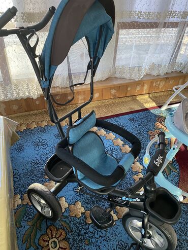 прогулочные коляски трехколесные: Коляска, цвет - Синий, Новый