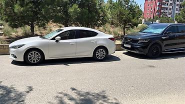 kamaz masin: Mazda 3: 1.5 l | 2017 il Sedan — 2