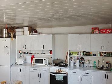 Продажа коттеджей и домов: СРОЧНО ПРОДАЕТСЯ ДОМ С УЧАСТОКОМ Район: Калыс-Ордо Участок: 6 соток — 6