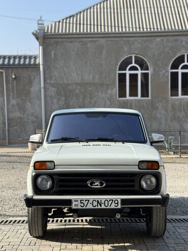 lada granta ehtiyat hissələri: VAZ (LADA) 4x4 Niva: 1.7 l | 2013 il 190000 km Ofrouder/SUV