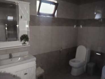 Uzunmüddətli kirayə mənzillər: Gəncə şəhərində mərkəzə 5 dəqiqəlik məsafədə, Xan bağına yaxın ərazidə — 10