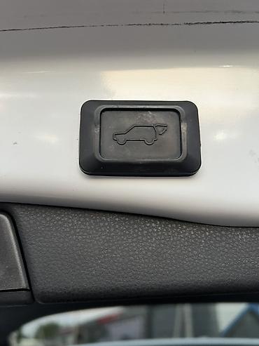 900: Toyota RAV4: 2020 г., 2.5 л, Гибрид, Кроссовер — 6