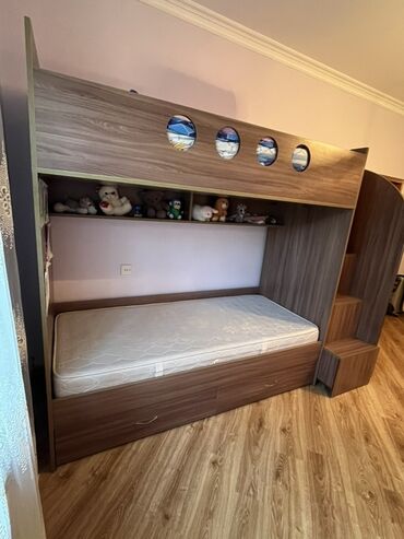 İkimərtəbəli uşaq çarpayıları: Oğlan və qız üçün, İşlənmiş, Çarpayı, Matras ilə, Siyirməli, Laminat — 3