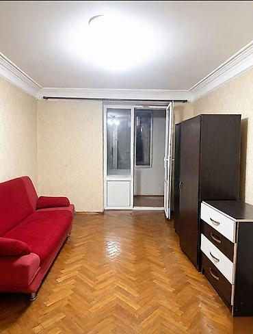 gence şeheri: Bakı, Yasamal, 1 otaqlı, Köhnə tikili, m. Elmlər Akademiyası, 40 kv. m — 1
