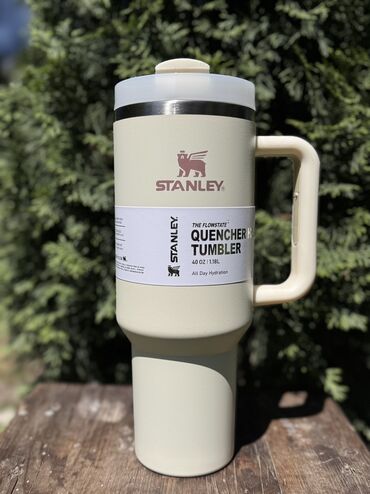 Стаканы: Термокружка Stanley😍😍😍 Объем 1,18л и 0,8л Все цвета в наличии Держит — 23