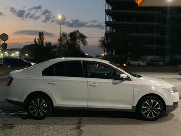 сидения на гольф: Skoda Rapid: 2018 г., 1.6 л, Автомат, Бензин, Седан