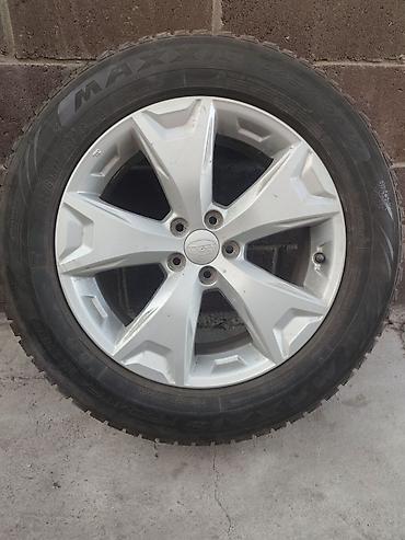 субару р17: Комплект: литой диск Subaru + зимняя шина Maxxis - Диск оригинальный — 4