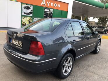 Транспорт: Volkswagen Bora: 2002 г., 1.6 л, Автомат, Бензин, Седан