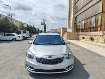 Kia: Kia Cerato (Forte) sedan – gümüşü rəng Kuzov: 4 qapılı sedan