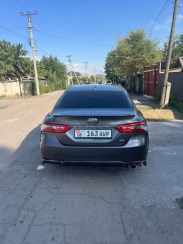 Toyota Camry: 2019 г.
