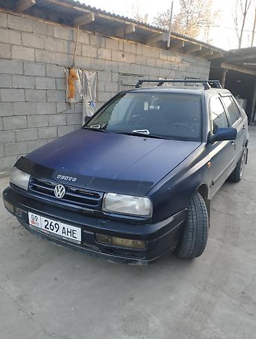 Volkswagen: Volkswagen Vento: 1994 г., 2 л, Ручные, Седан — 10