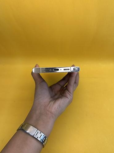 note 3: Samsung Galaxy S23 Ultra, Б/у, 256 ГБ, цвет - Бежевый, В рассрочку, 1 SIM — 3