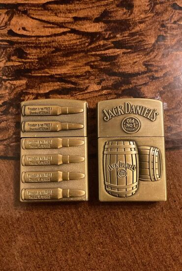 Eynəklər: Zippo yandıranlar, dəmirdi, qaznan işliyir, dənəsi 10 manat, metroya