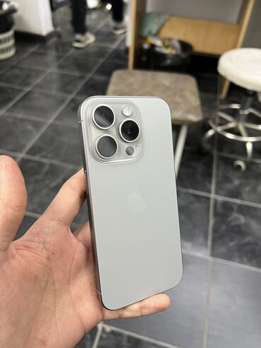 Apple iPhone: IPhone 15 Pro, Б/у, 256 ГБ, Natural Titanium, Кабель, 97 %