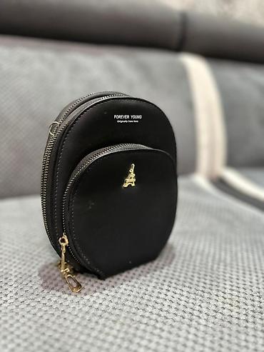 Чехлы: Компактные кожаные чехлы-кошельки для наушников/мелочей. - Материал — 8