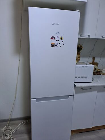 sharp soyuducu servis: İşlənmiş 2 qapılı Indesit Soyuducu Satılır, rəng - Ağ, Təkərli