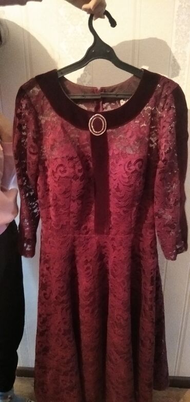бордовая: Вечернее платье, Средняя модель, С рукавами, L (EU 40)
