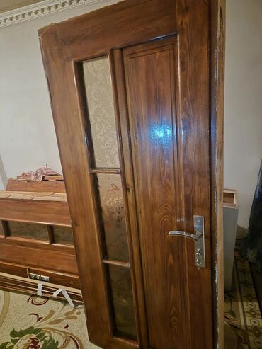 Фурнитура и комплектующие: Taxta daxili qapı – şüşəli dizayn - Material: masif ağac, laklı səth at lalafo.az Фурнитура и комплектующие: Taxta daxili qapı – şüşəli dizayn - Material: masif ağac, laklı səth