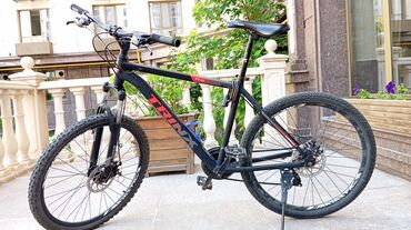 Велосипеды: Срочно продаю велосипед "Trinx M136" размер колёс 26 оригинал,кресло