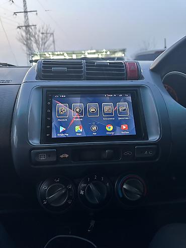 Honda: Honda Fit: 2002 г., 1.3 л, Вариатор, Бензин, Хэтчбэк — 8