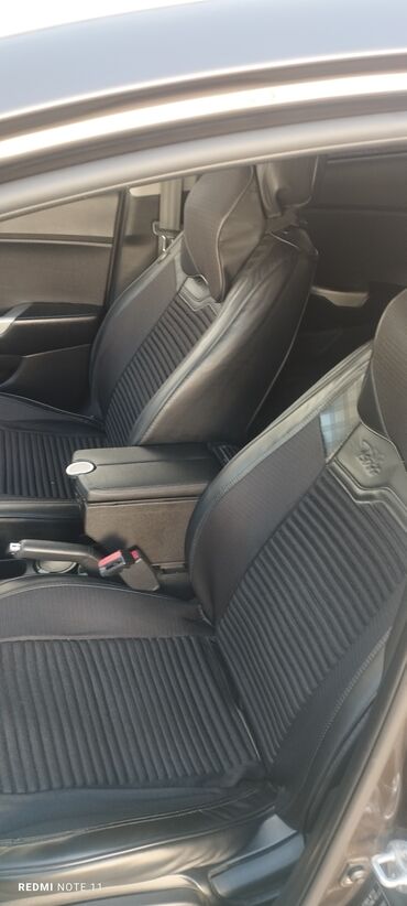 Kia: Kia Rio sedan - Korpus: 4 qapılı sedan, tünd qəhvəyi rəng - Kuzov — 9