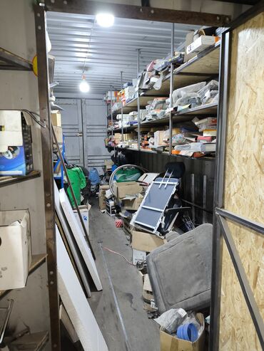 Склады и мастерские: Продается действующая СТО в г. Токмок на пересечении Советской и — 12