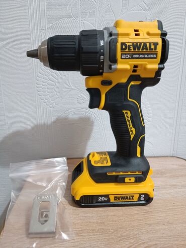 Отвертки и шуруповерты: Dewalt dcd794.Шуруповерт dewalt dcd 794 с 2х амперной батарейкой,новый