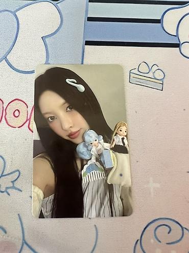 hello kitty oyuncaq: Orginal yunah fotokart Məhsul: ILLIT – “N∗T CUTE ANYMORE” Little Mimi — 1