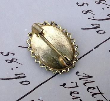 Broševi: 4 STARA Exluzibna broša: Zeleni, SEDEF, GOBLEN, Druidski srp. Cena za — 10