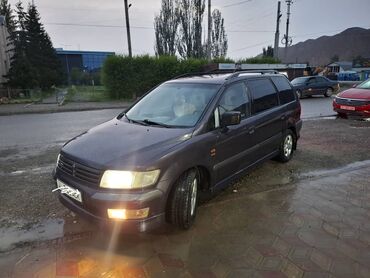машина расрочкага: Mitsubishi Space Wagon: 1999 г., 2.4 л, Механика, Бензин, Вэн/Минивэн