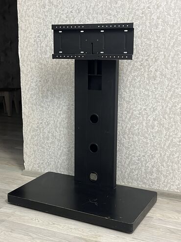 televiziya mebelləri: İşlənmiş, Düz TV altlığı