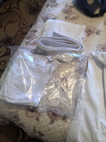 Спортивная форма: Комплект экипировки для тхэквондо ITF. В составе: - 1 кимоно ITF с — 4