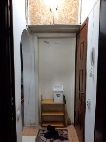 гостиница в районе аламедин 1: 1 комната, 29 м², Хрущевка, 3 этаж, Старый ремонт