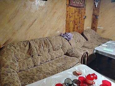 divan kreslo dəsti: Qonaq otağı üçün yumşaq mebel dəsti satılır. Dəst 1 ədəd üçyerlik — 2