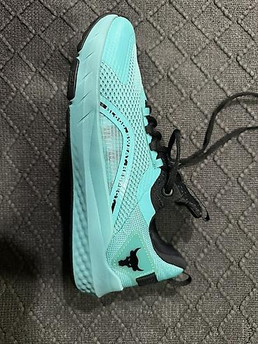 under armour: Under Armour krossovkaları (30cm uzunlugu)46 razmer satılır, 46 — 9
