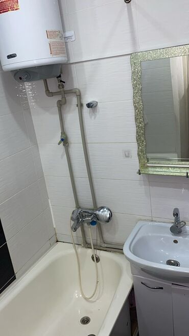 долгосрочная аренда ош квартир: 3 комнаты, 65 м², 106 серия, 8 этаж, Старый ремонт