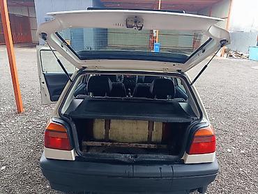 Volkswagen: Volkswagen Golf: 1994 г., 1.8 л, Механика, Бензин, Хэтчбэк — 16