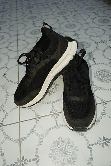 ultra boost: Кроссовки спортивные, черные - Универсальный дизайн: однотонный — 1