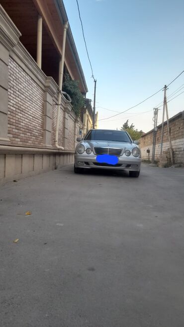 Mercedes-Benz: Mercedes-Benz 270: 2.7 l | 1999 il Sedan — 6