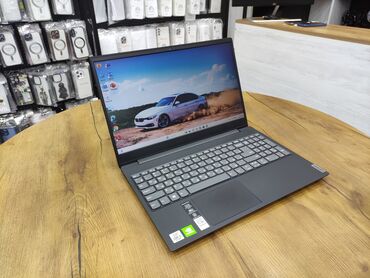 Lenovo: Lenovo 15.6 ", Intel Core i5, 1 TB