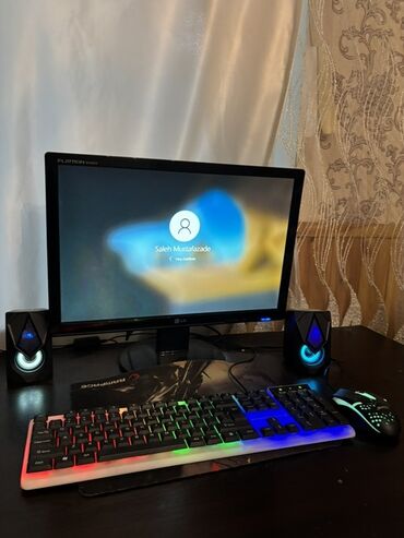 Printerlər: Salam kompüter satılır evdə istifade etmişəm keys temizlenib