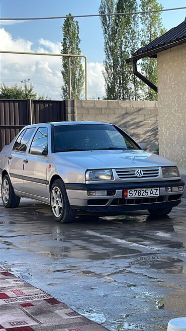 Volkswagen: Volkswagen Vento: 1992 г., 1.8 л, Автомат, Бензин, Седан