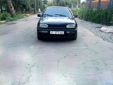 машина аварийная: Volkswagen Golf: 1993 г., 1.8 л, Механика, Бензин, Хэтчбэк