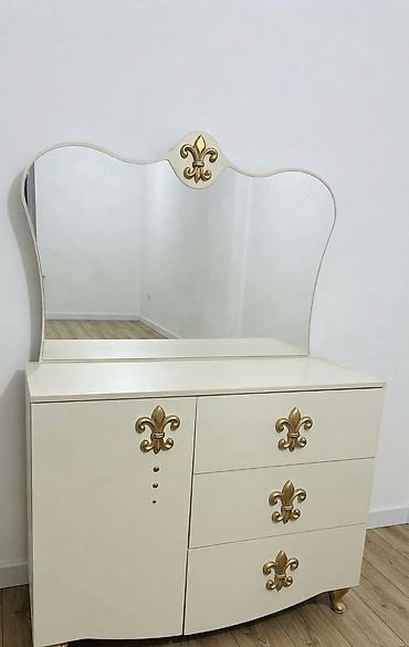 Мебель для дома: Двуспальная кровать, Шкаф, Трюмо, 2 тумбы, Б/у — 5