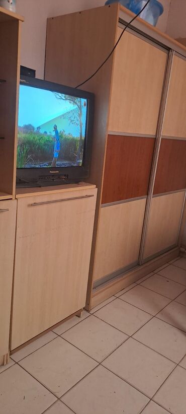 Ofis dəst mebeli: Ofis mebel dəsti Tərkibi: - Sürgülü qapılı iki rəng kombinli — 2