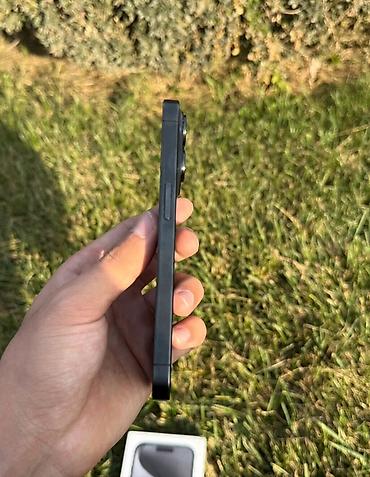 iphone cable: IPhone 15 Pro, Б/у, 256 ГБ, Black Titanium, Зарядное устройство, Защитное стекло, Чехол, 80 % — 3